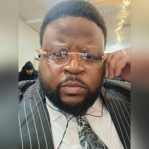 Meet your Posher, Sam